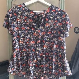 Gap drop waist tie- front floral top.